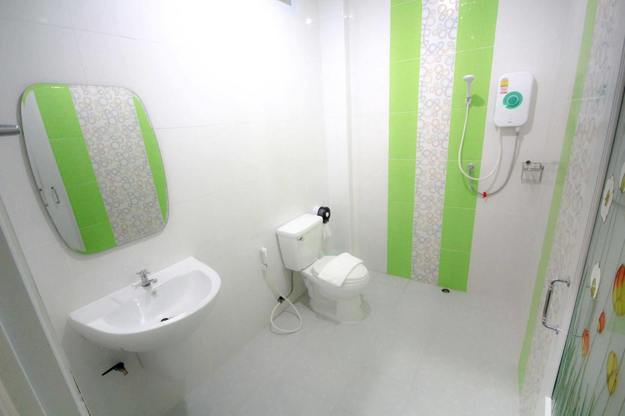 Orapan Place ลำปาง ภายนอก รูปภาพ